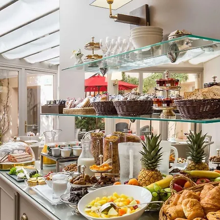 La Du Berry Versailles